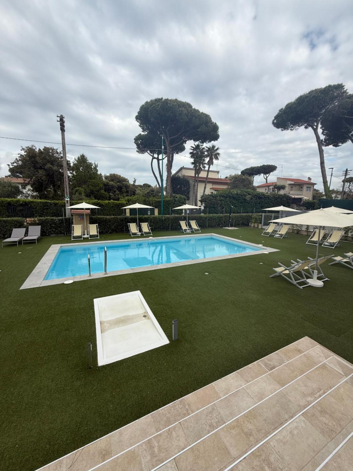 Residence San Francesco Tirrenia Exterior photo
