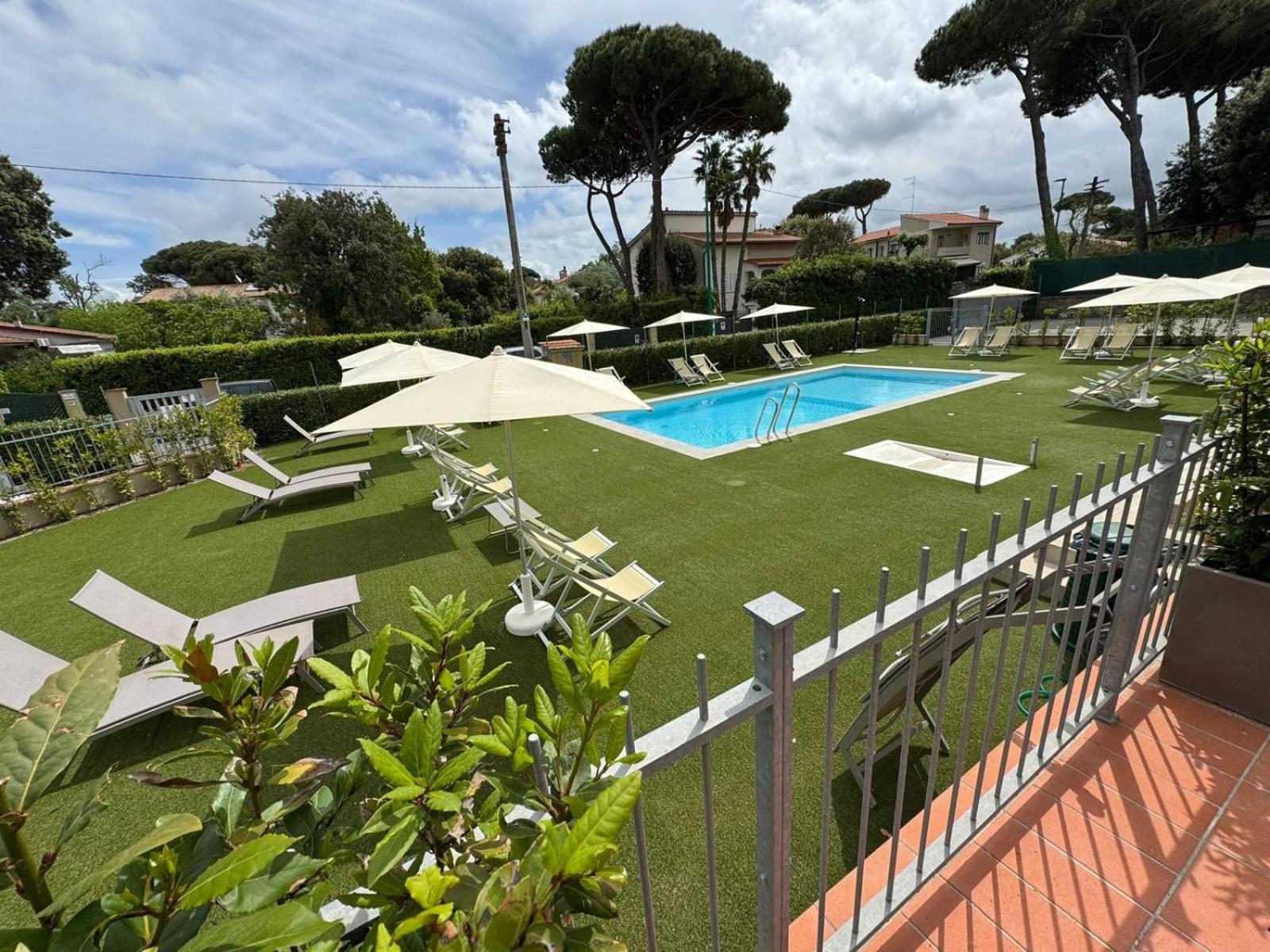 Residence San Francesco Tirrenia Exterior photo